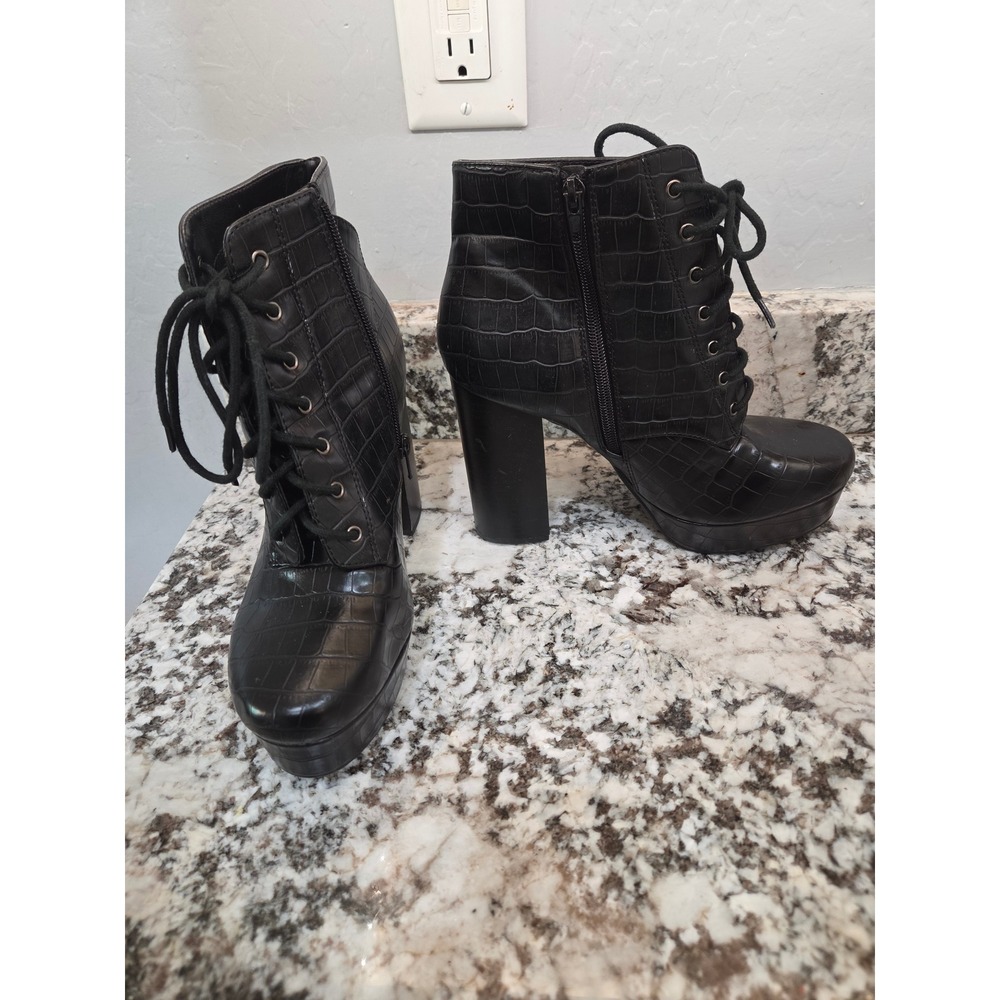 Vintage Black Faux Croc Embossed Lace Up Platform Block Heel Ankle Boots Size 10